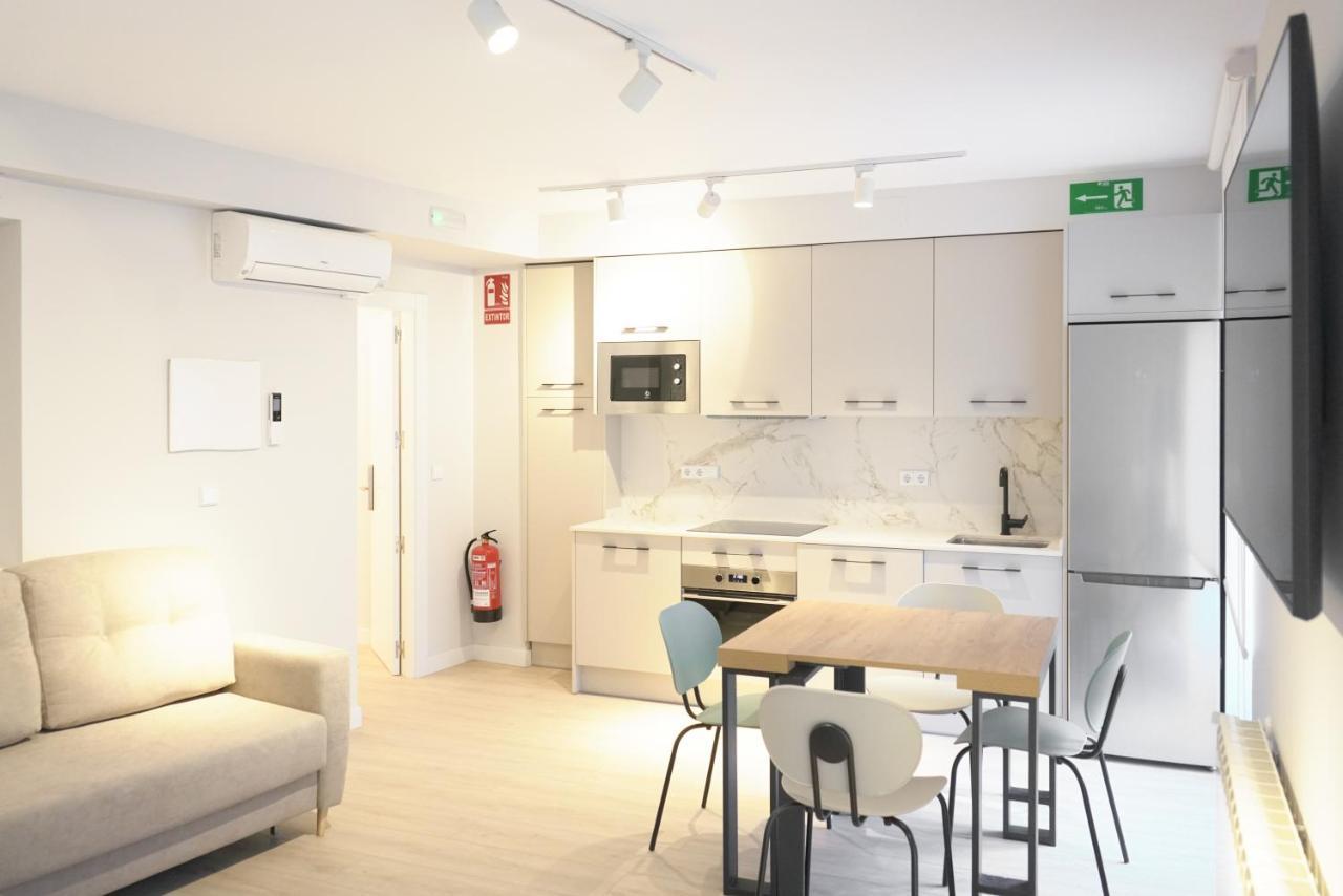 Apartamentos La Flora Burgos Todos Con Aire Acondicionado Y Ascensor Extérieur photo